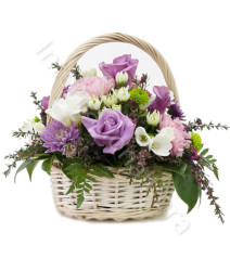 cesto-di-fiori-misti-dai-toni-pastello